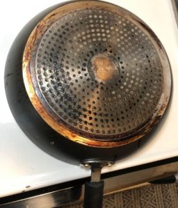 how to dispose of old frying pans image 2