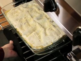 can pyrex glass go in oven image