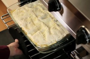 can pyrex glass go in oven image