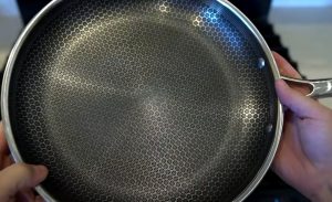 hexclad pan reviews - pattern image